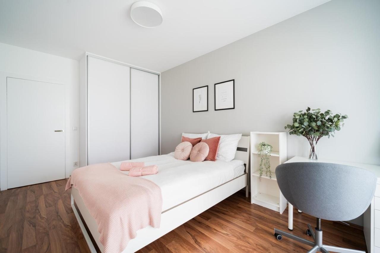 Big Apart - Atal Towers - 3 Rooms - Private Parking Place Wrocław Eksteriør bilde